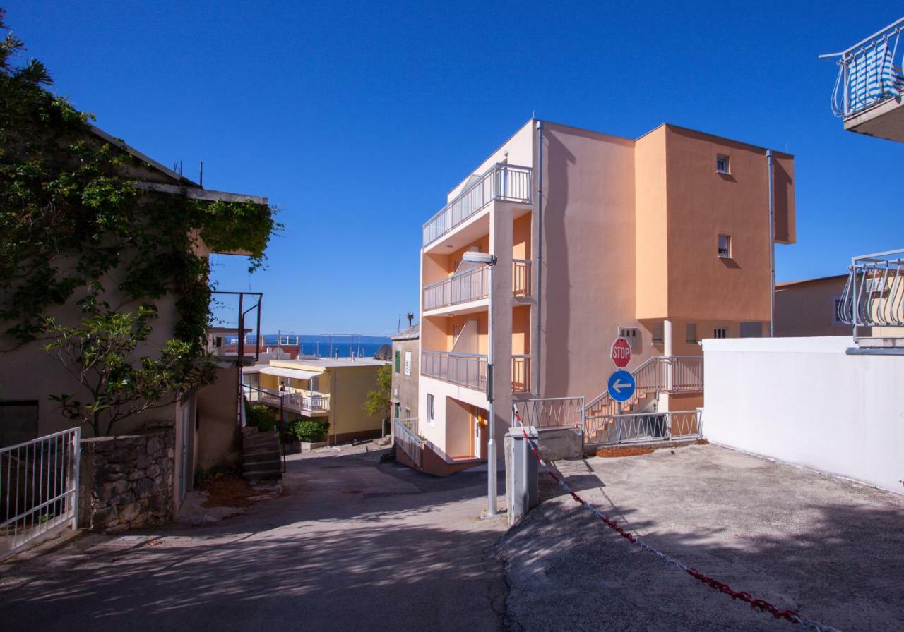 Apartments Mia Baška Voda Esterno foto