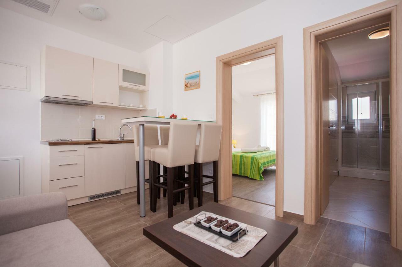 Apartments Mia Baška Voda Esterno foto