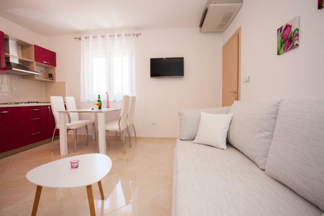 Apartments Mia Baška Voda Esterno foto