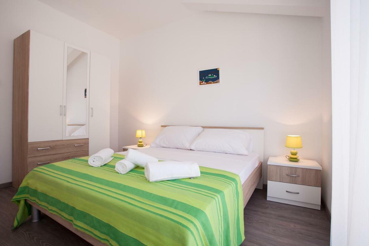 Apartments Mia Baška Voda Esterno foto