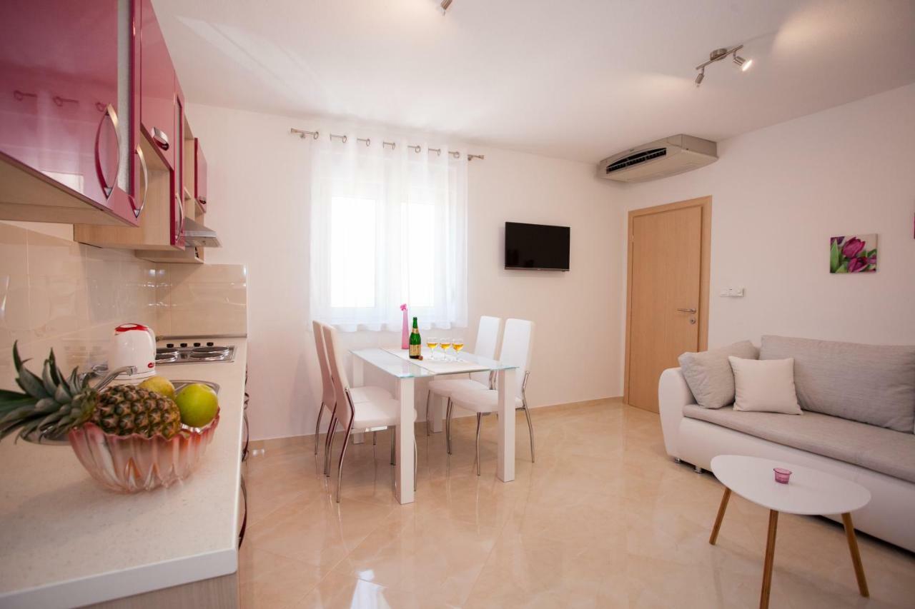 Apartments Mia Baška Voda Esterno foto